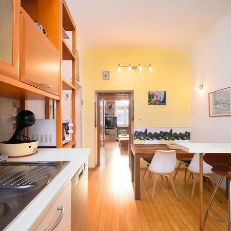 Urban View Apartment With Free Parking リュブリャナ エクステリア 写真